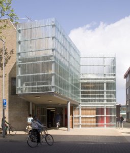 voorgevel fietsenstalling
